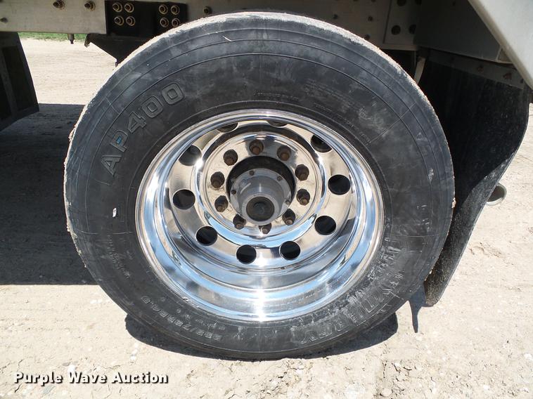 image for item DD5812 2010 Corn Husker 800 Ultra-Lite double hopper bottom grain trailer