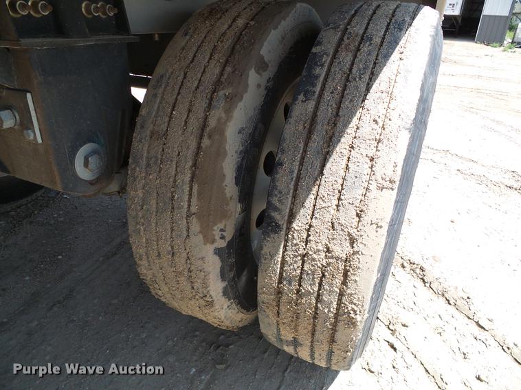 image for item DD5812 2010 Corn Husker 800 Ultra-Lite double hopper bottom grain trailer