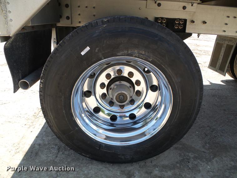 image for item DD5812 2010 Corn Husker 800 Ultra-Lite double hopper bottom grain trailer