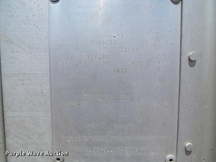 image for item DD5812 2010 Corn Husker 800 Ultra-Lite double hopper bottom grain trailer