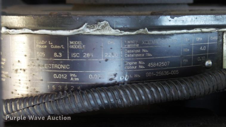 image for item DD7251 2000 Freightliner FL80 semi truck