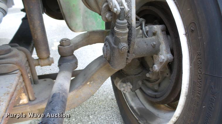 image for item DD7251 2000 Freightliner FL80 semi truck