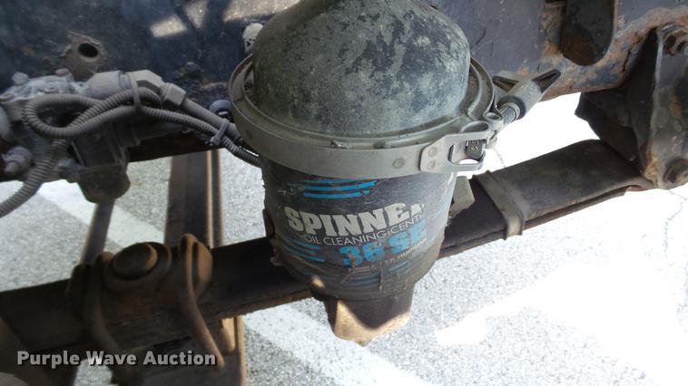 image for item DD7251 2000 Freightliner FL80 semi truck