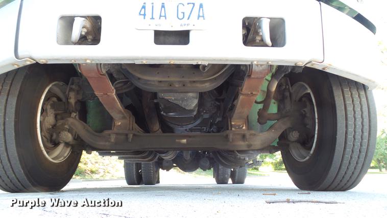 image for item DD7251 2000 Freightliner FL80 semi truck