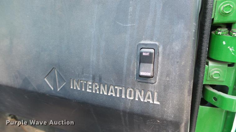 image for item DD7252 1997 International 8100 semi truck