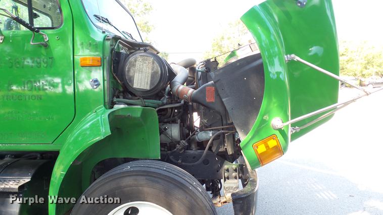 image for item DD7252 1997 International 8100 semi truck