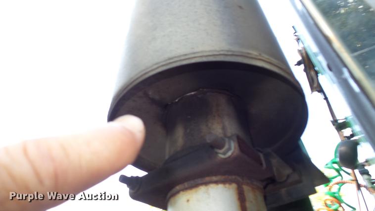 image for item DD7252 1997 International 8100 semi truck