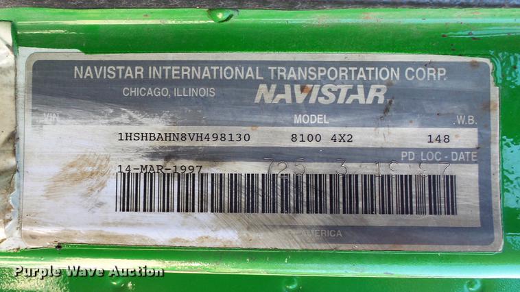 image for item DD7252 1997 International 8100 semi truck