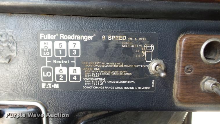 image for item DD7265 1989 Freightliner FC60 semi truck