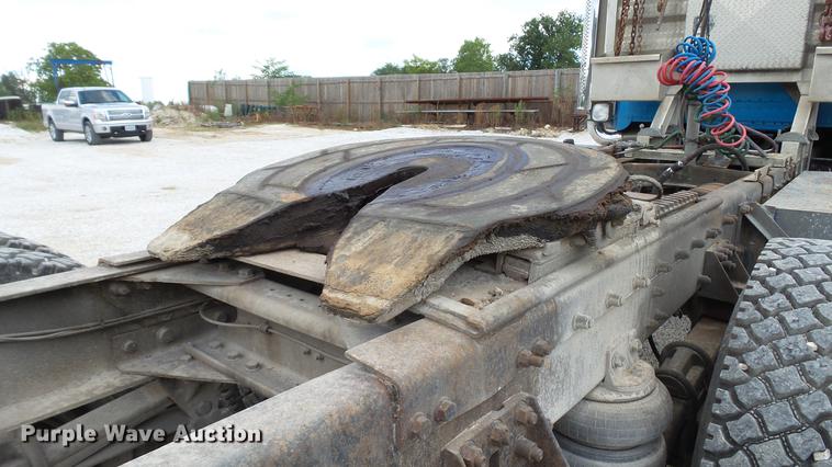 image for item DD7265 1989 Freightliner FC60 semi truck