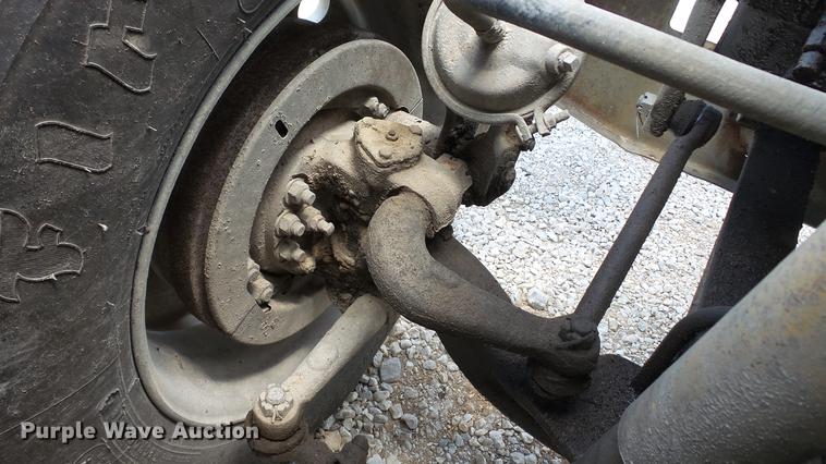 image for item DD7265 1989 Freightliner FC60 semi truck