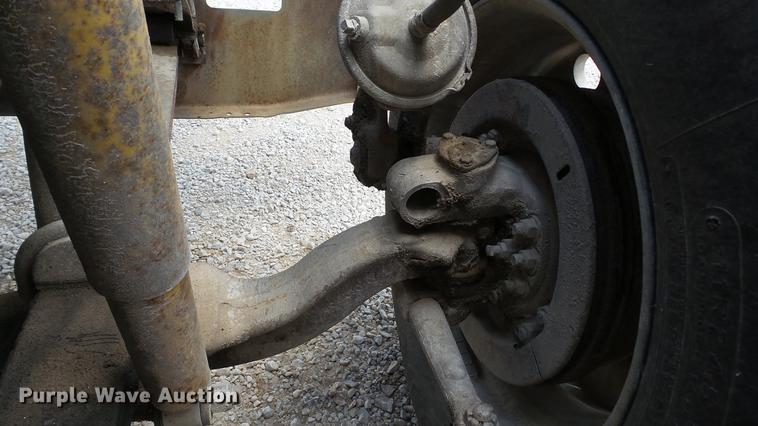 image for item DD7265 1989 Freightliner FC60 semi truck