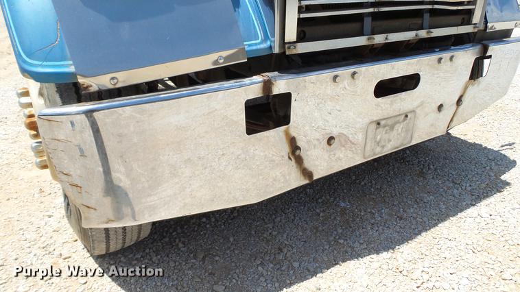 image for item DD7265 1989 Freightliner FC60 semi truck