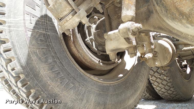 image for item DD7265 1989 Freightliner FC60 semi truck