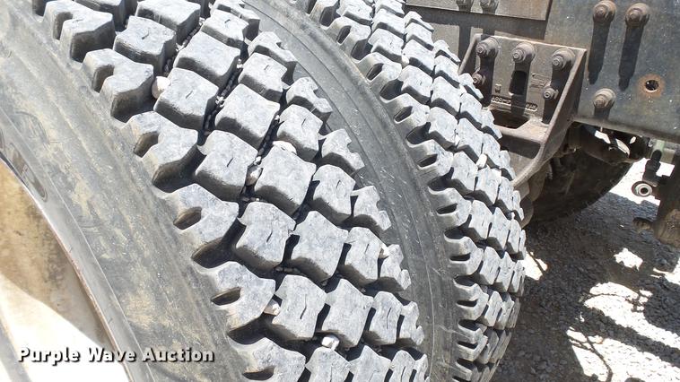 image for item DD7265 1989 Freightliner FC60 semi truck