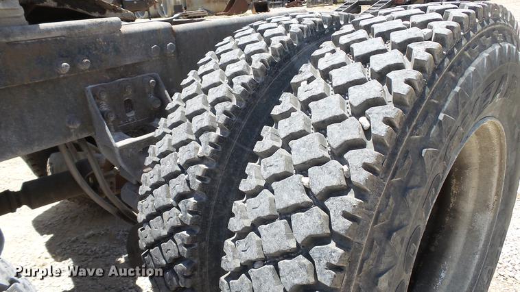 image for item DD7265 1989 Freightliner FC60 semi truck