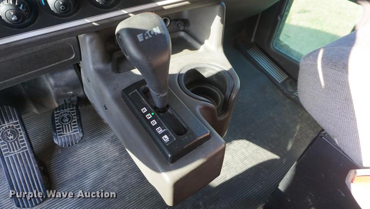 image for item DD7752 2013 Kenworth T660 semi truck