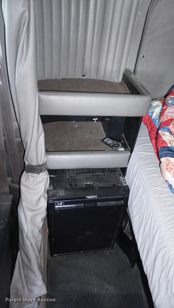 image for item DD7752 2013 Kenworth T660 semi truck