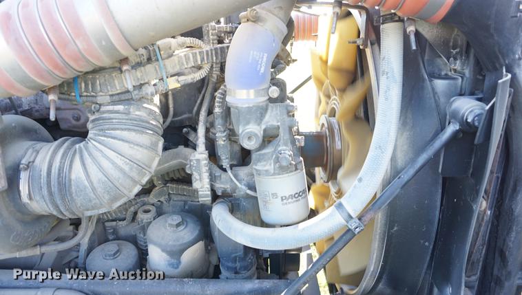 image for item DD7752 2013 Kenworth T660 semi truck