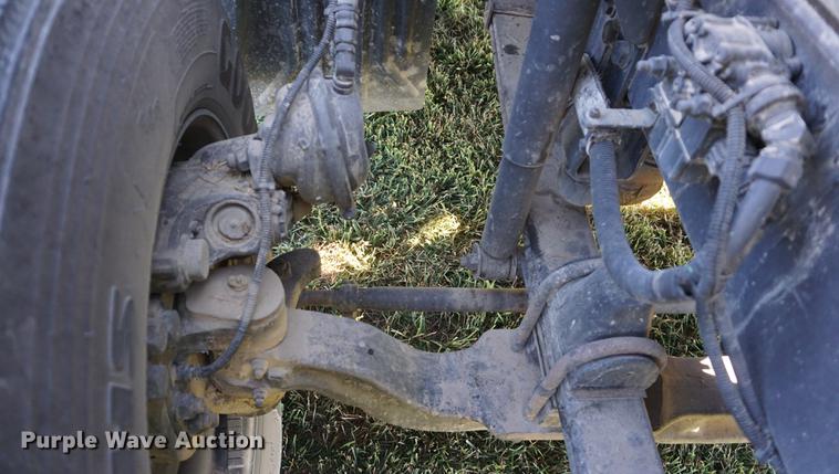 image for item DD7752 2013 Kenworth T660 semi truck