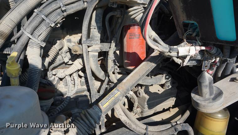 image for item DD7752 2013 Kenworth T660 semi truck