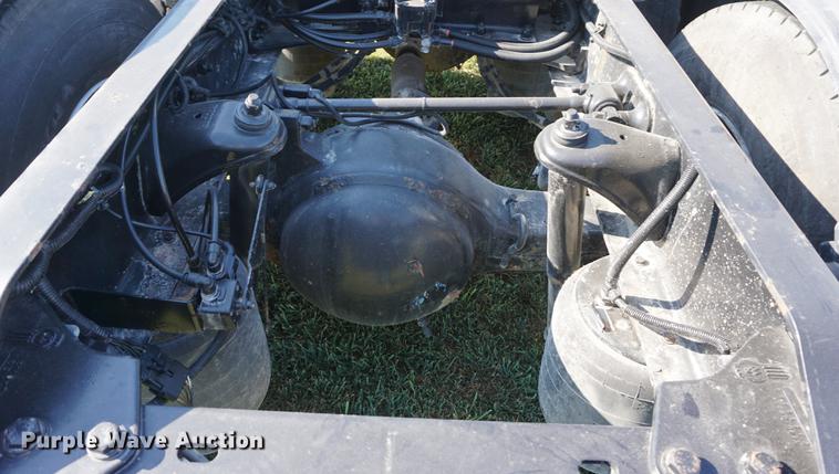 image for item DD7752 2013 Kenworth T660 semi truck