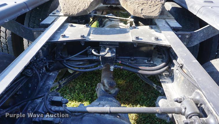 image for item DD7752 2013 Kenworth T660 semi truck