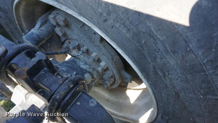 image for item DD7752 2013 Kenworth T660 semi truck