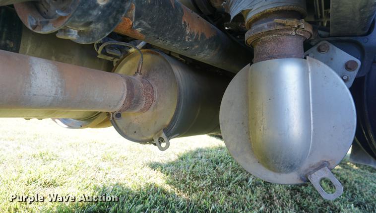 image for item DD7752 2013 Kenworth T660 semi truck