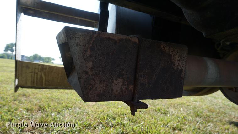 image for item DD7752 2013 Kenworth T660 semi truck