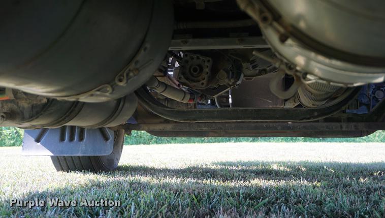 image for item DD7752 2013 Kenworth T660 semi truck