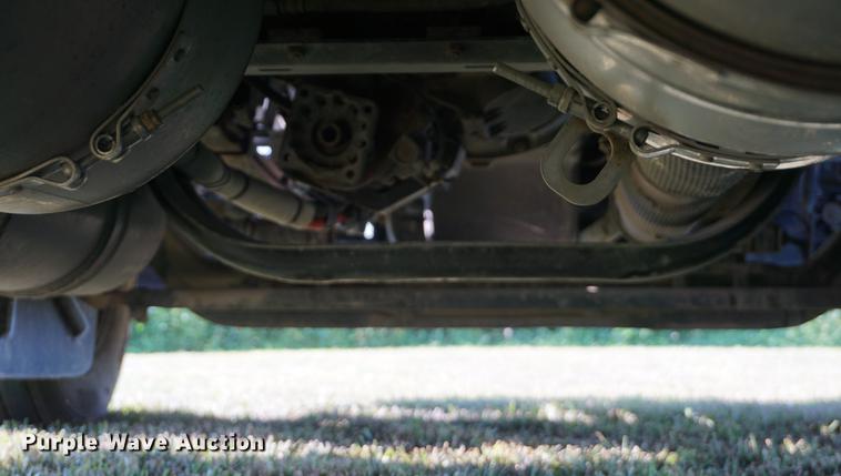 image for item DD7752 2013 Kenworth T660 semi truck