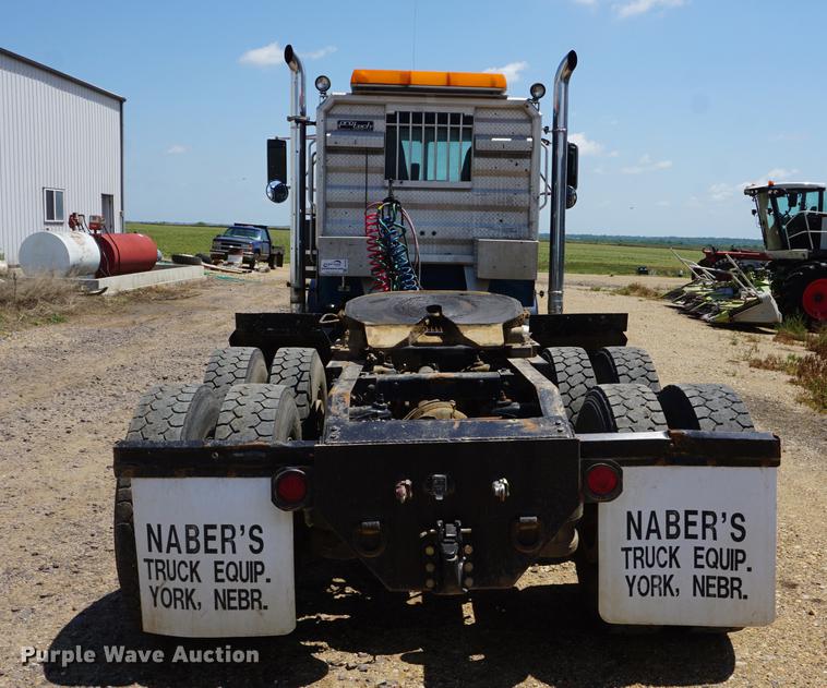 image for item DD7799 2002 Peterbilt 378 semi truck