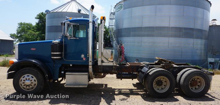 image for item DD7799 2002 Peterbilt 378 semi truck