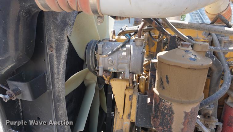 image for item DD7799 2002 Peterbilt 378 semi truck