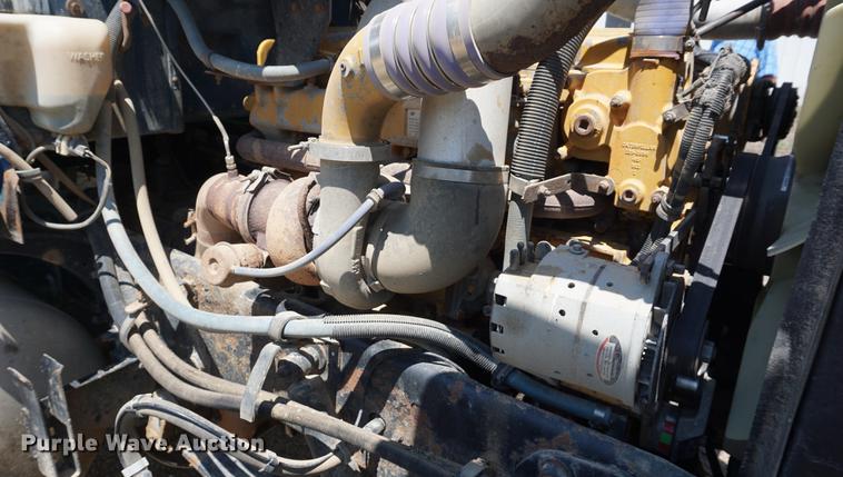 image for item DD7799 2002 Peterbilt 378 semi truck