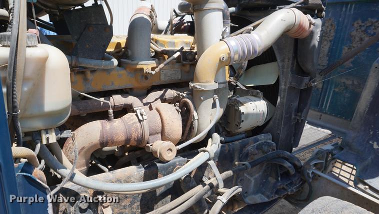 image for item DD7799 2002 Peterbilt 378 semi truck