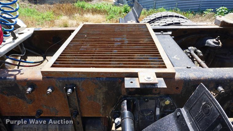 image for item DD7799 2002 Peterbilt 378 semi truck