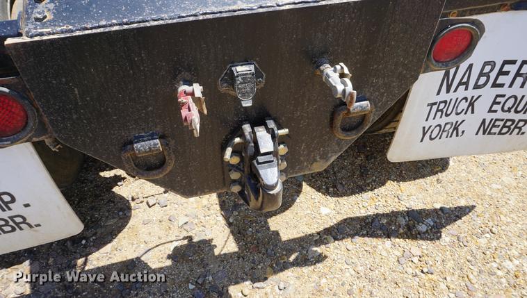 image for item DD7799 2002 Peterbilt 378 semi truck