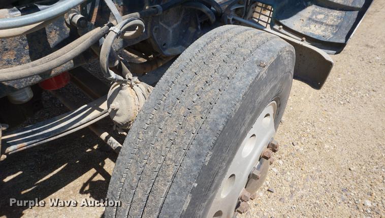 image for item DD7799 2002 Peterbilt 378 semi truck