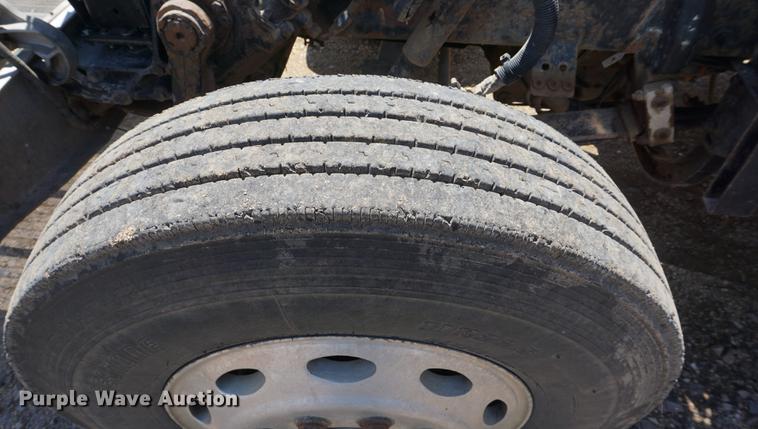 image for item DD7799 2002 Peterbilt 378 semi truck