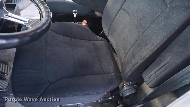 image for item DD7823 1999 Kenworth T800 semi truck