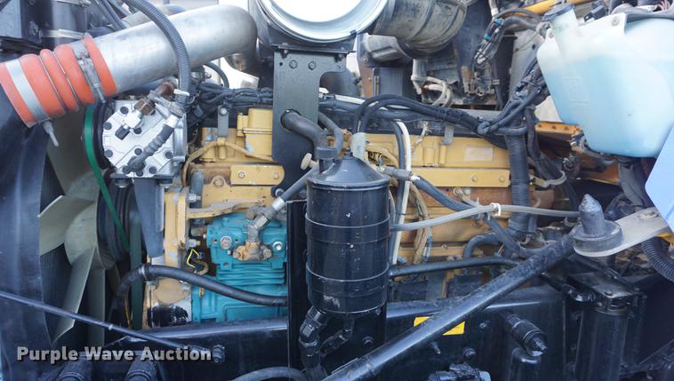 image for item DD7823 1999 Kenworth T800 semi truck