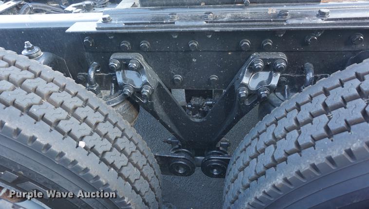 image for item DD7823 1999 Kenworth T800 semi truck