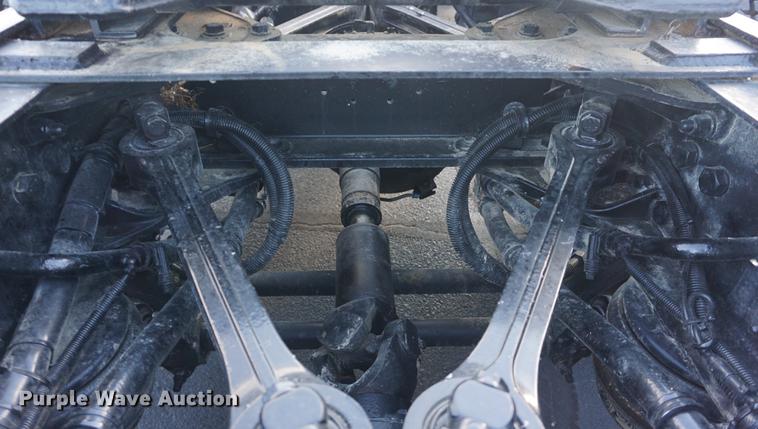 image for item DD7823 1999 Kenworth T800 semi truck