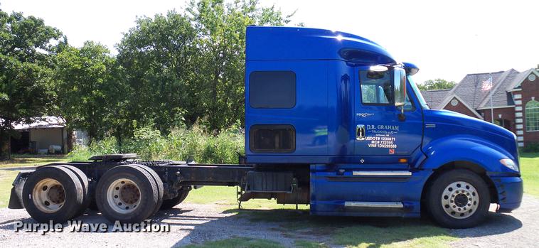 image for item DD8341 2013 International ProStar Plus semi truck
