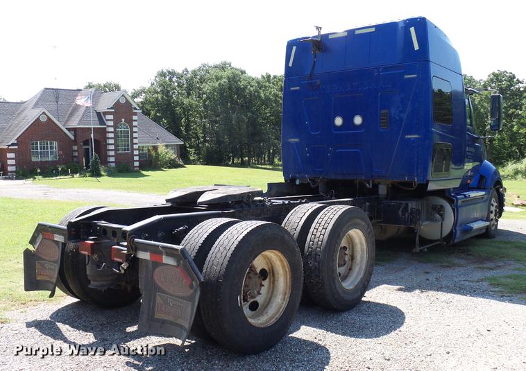 image for item DD8341 2013 International ProStar Plus semi truck