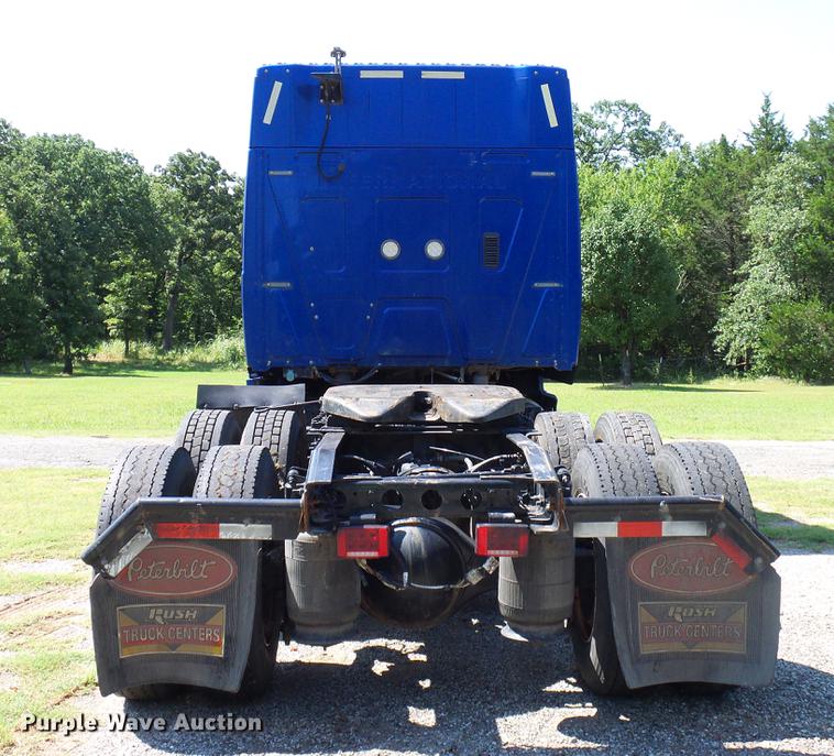 image for item DD8341 2013 International ProStar Plus semi truck