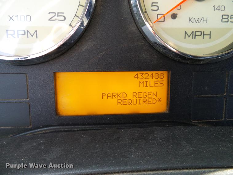 image for item DD8341 2013 International ProStar Plus semi truck