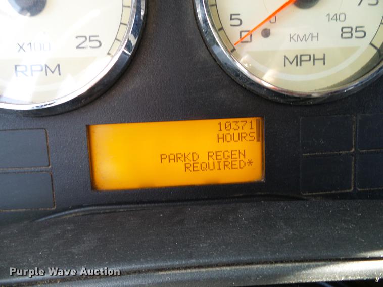 image for item DD8341 2013 International ProStar Plus semi truck